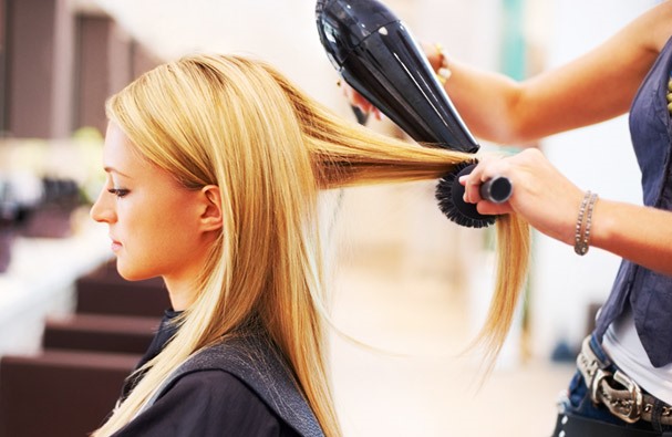 Как укладывать волосы феном — основные правила