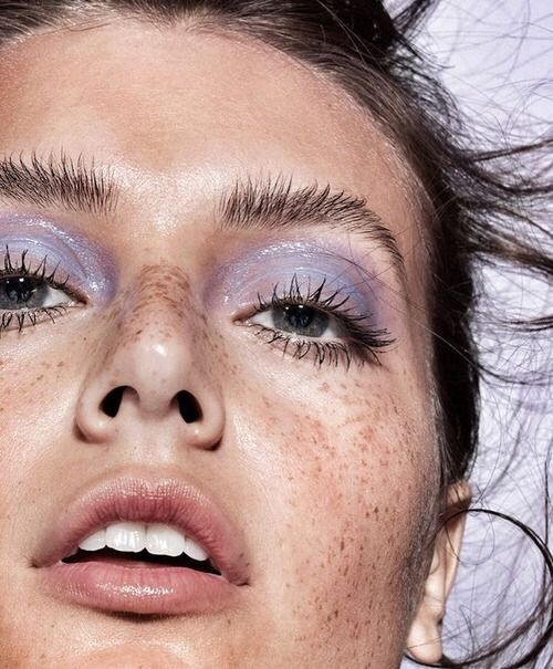 Тренд, который обеспечит весеннее настроение: как повторить лиловый макияж